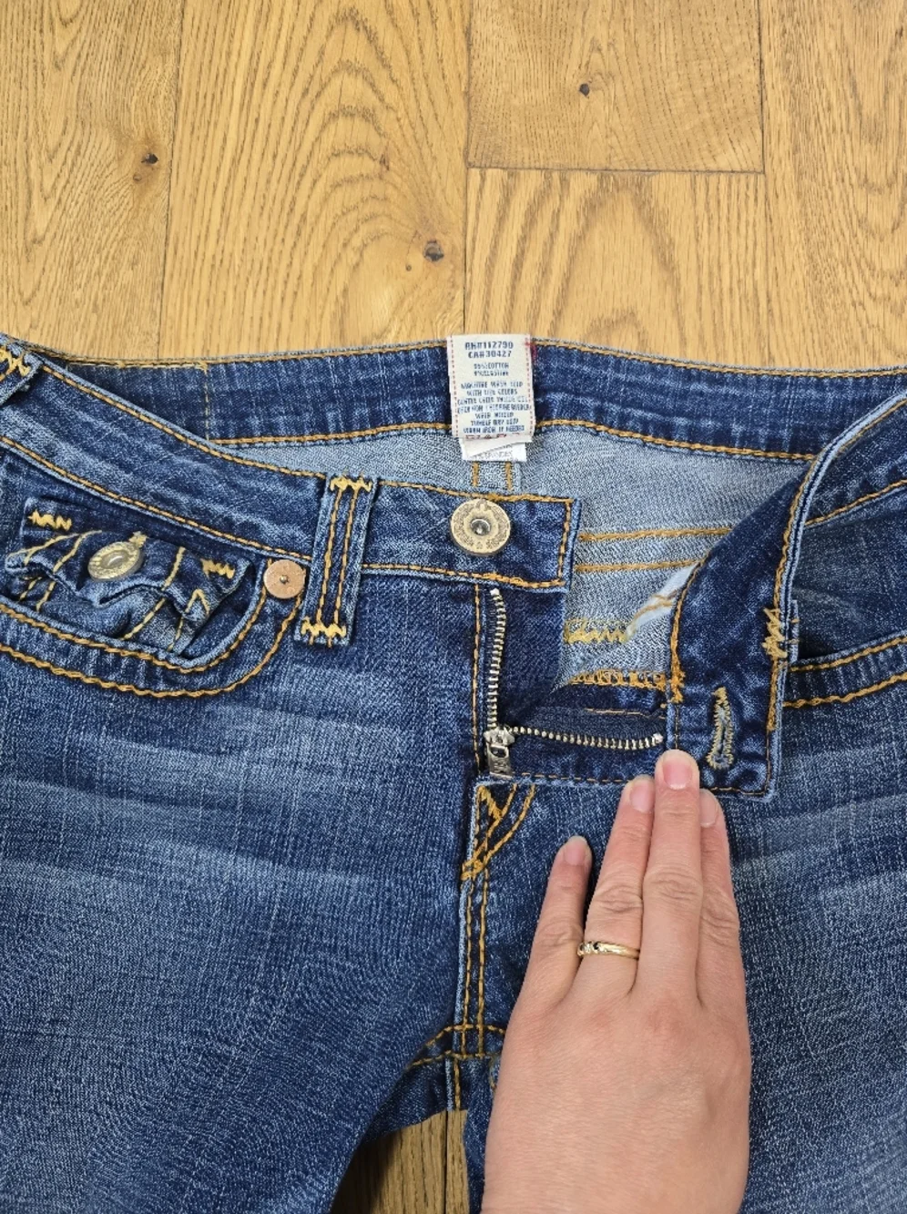 Y2k True Religion Low Rise Flare Jeans Size 31 Medium Wash - Picture 5 of 12
